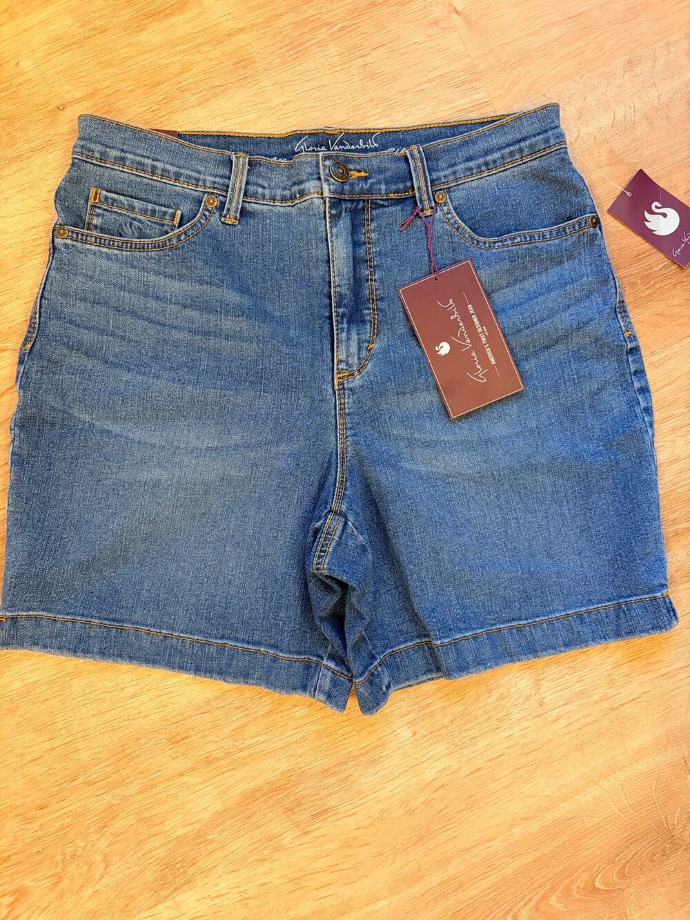 Gloria Vanderbilt Amanda Short Denim Shorts Women’s Size 6 Blue Flex Stretch NWT